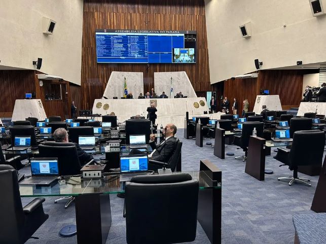 Deputados do Paraná aprovam aumento de ICMS no estado; veja produtos afetados
